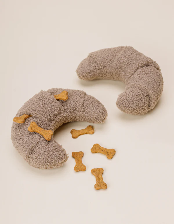 IMG_0714 Enrichment plush dog toy CROISSANT - product picture